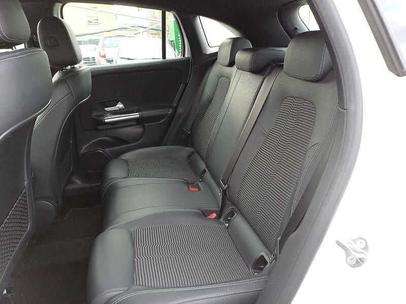 Usata Mercedes GLA180 116 CV (85 kW) 2022 Bianco polare SUV