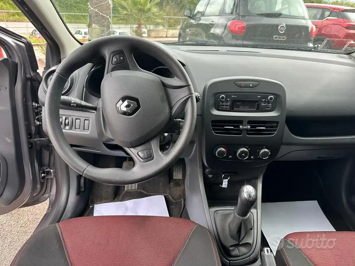Usata Renault Clio IV 75 CV (55 kW) 2013 Grigio Berlina