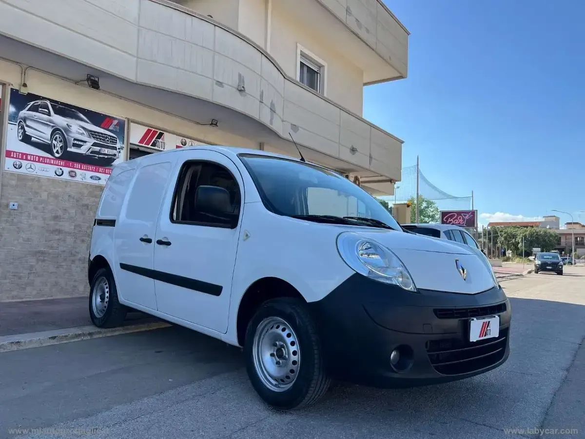 Usata Renault Kangoo 86 CV (63 kW) 2008 Bianco Monovolume