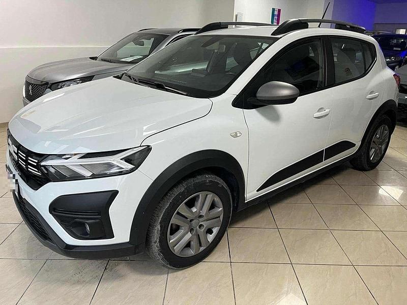 Usata Dacia Sandero Expression 101 CV (74 kW) 2023 Vari colori Berlina