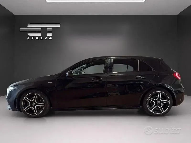 Usata Mercedes A180 AMG line 116 CV (85 kW) 2021 Nero Berlina
