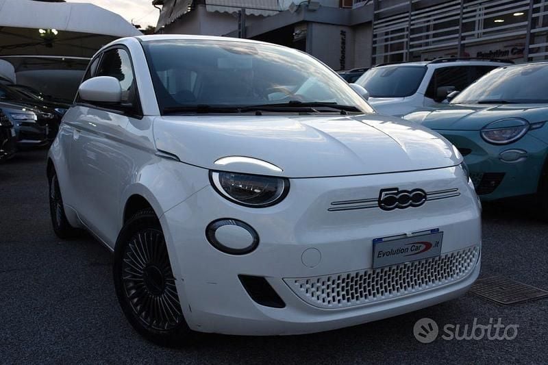 Usata Fiat 500e Icon 42 kW (58 CV) 2022 Bianco Berlina