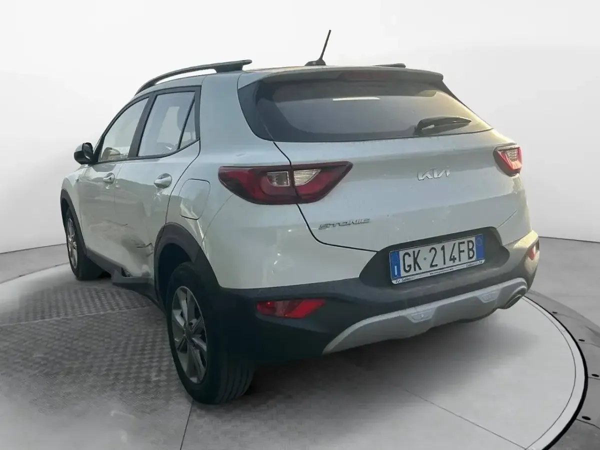 Usata Kia Stonic Urban 84 CV (61 kW) 2022 Bianco SUV
