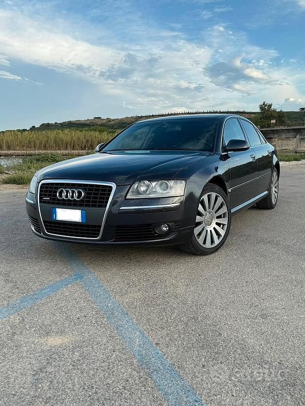 Usata Audi A8 233 CV (171 kW) 2006 Grigio Berlina