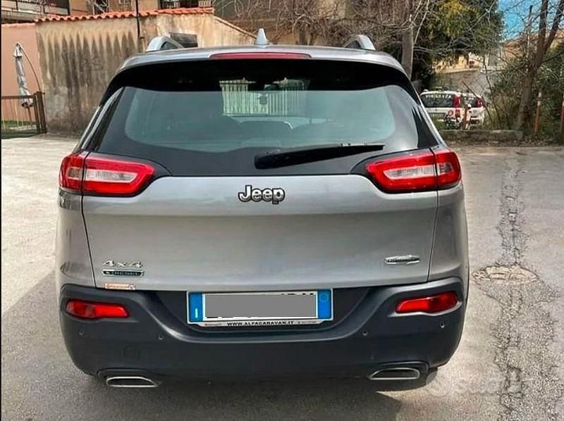 Usata Jeep Cherokee Limited 170 CV (125 kW) 2015 Grigio SUV