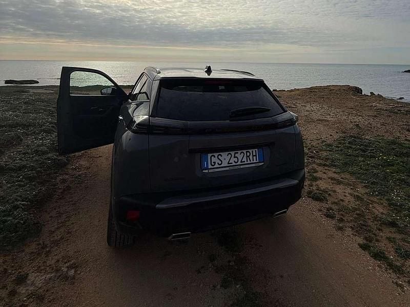 Usata Peugeot 2008 Active 136 CV (100 kW) 2024 Grigio SUV