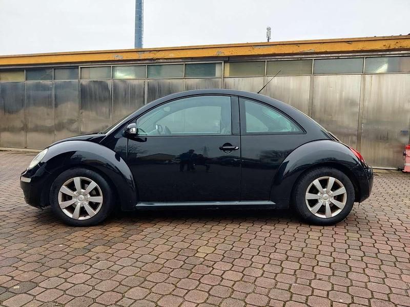 Usata VW New Beetle 105 CV (77 kW) 2006 Nero Utilitaria
