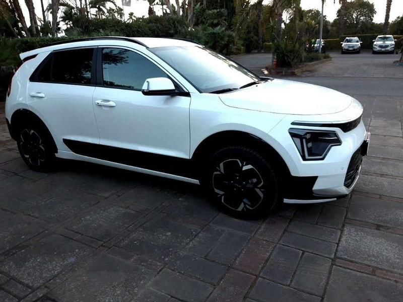 Usata Kia e-Niro 50 kW (68 CV) 2022 Snow white pearl SUV