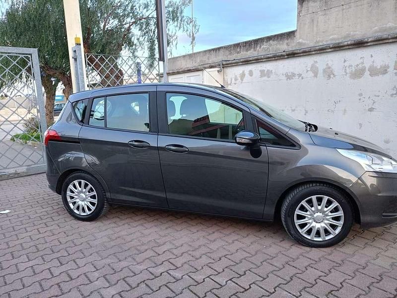 Begagnad Ford B-MAX 75 HK (55 kW) 2015 Minibuss