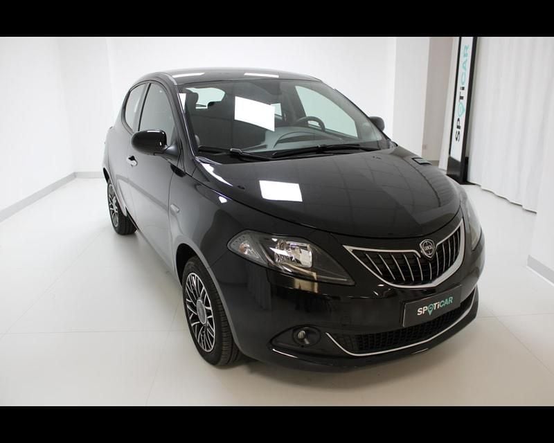 Usata Lancia Ypsilon Gold 69 CV (50 kW) 2024 Utilitaria