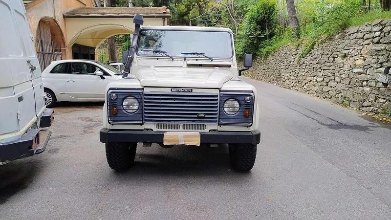 Usata Land Rover Defender 122 CV (89 kW) 2006 Bianco Furgone
