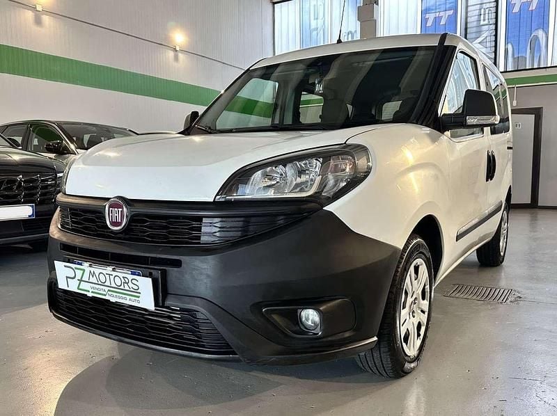 Bianco Usata 2018 Fiat Doblò Monovolume | 9500 € (Ottimo prezzo) - Immagine 1/4