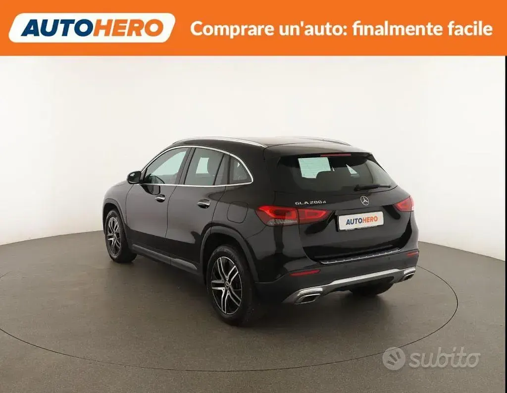 Usata Mercedes GLA200 Premium 150 CV (110 kW) 2022 Nero SUV