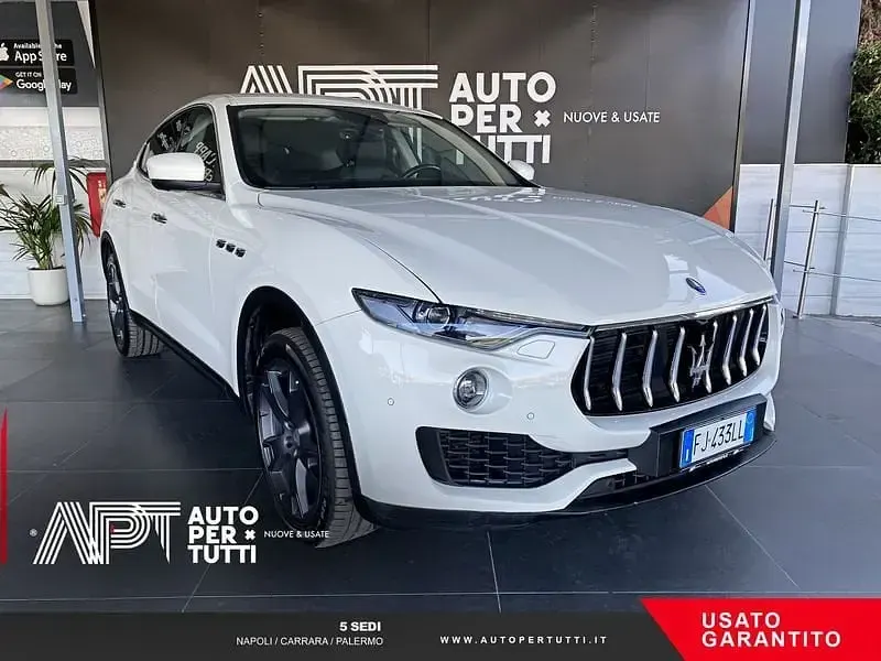 Usata Maserati Levante 250 CV (183 kW) 2017 Blu SUV