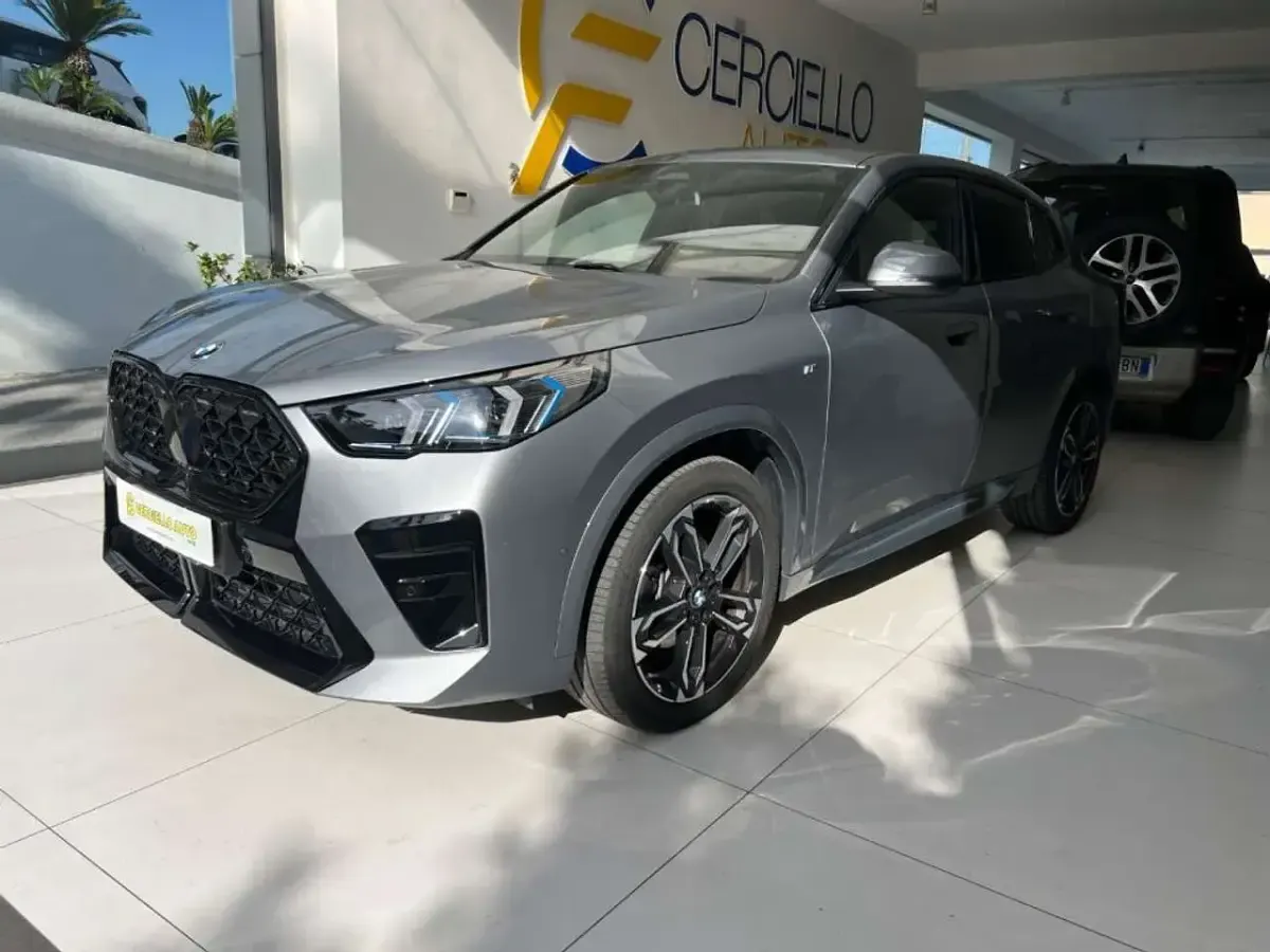 Begagnad BMW X2 M Sport 150 HK (110 kW) 2025 Grå SUV