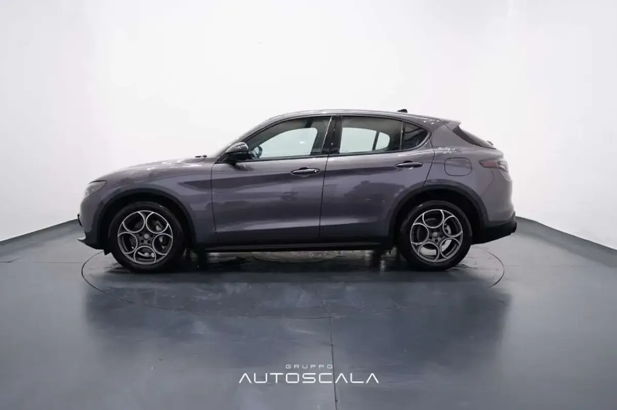 Usata Alfa Romeo Stelvio Sprint 160 CV (117 kW) 2024 Grigio vesuvio SUV