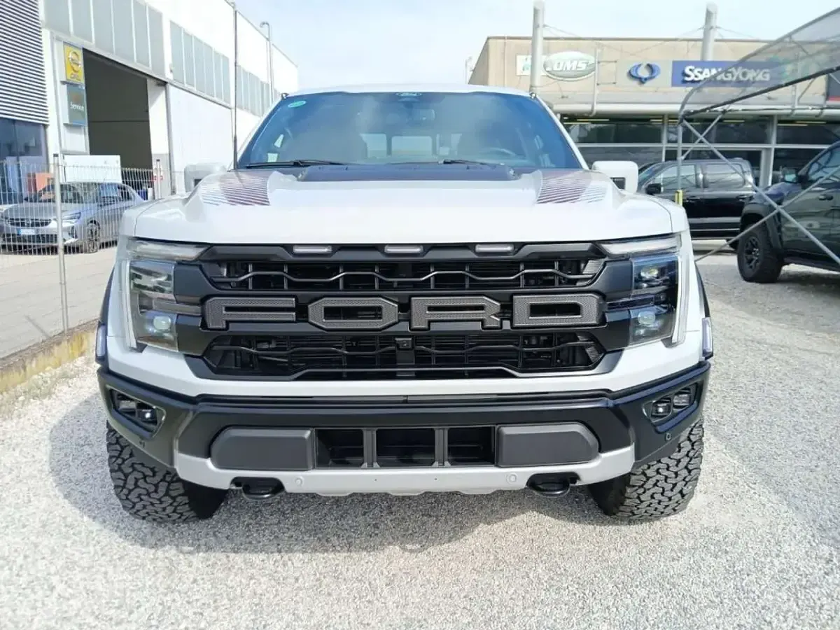 Ny Ford F-150 Raptor 462 HK (339 kW) 2026 Avalanche Pickup / Ladvogn