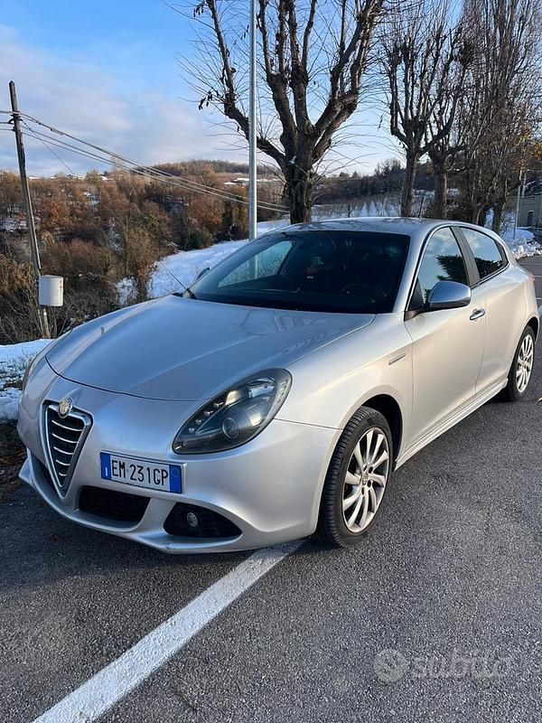 Usata Alfa Romeo Giulietta 140 CV (102 kW) 2012 Grigio Berlina