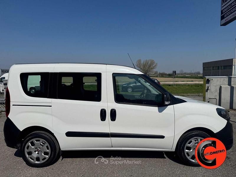 Usata Fiat Doblò 95 CV (69 kW) 2019 Bianco pastello Monovolume