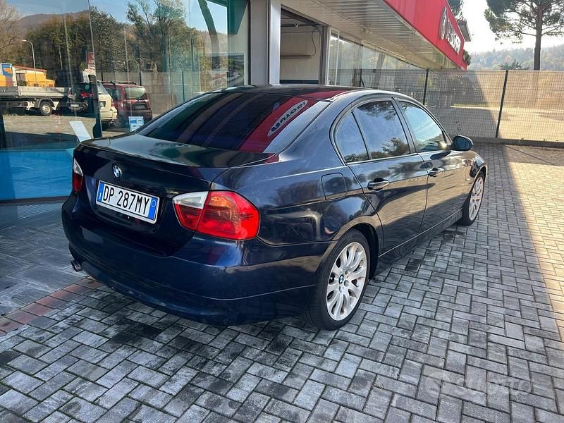 Usata BMW 320 176 CV (129 kW) 2008 Blu Berlina