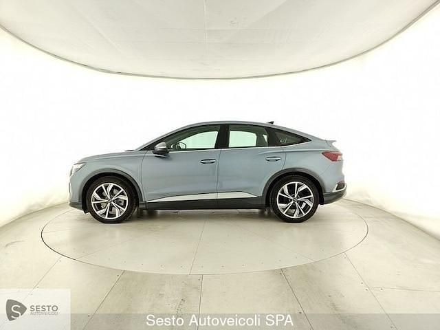 Usata Audi Q4 e-tron Comfort 150 kW (204 CV) 2022 Blu geyser metallizzato SUV
