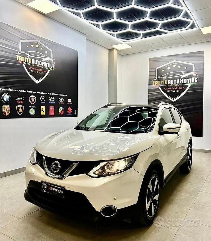 Usata Nissan Qashqai Tekna 110 CV (80 kW) 2017 Bianco SUV