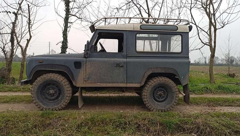 Usata Land Rover Defender 90 CV (66 kW) 1994 SUV