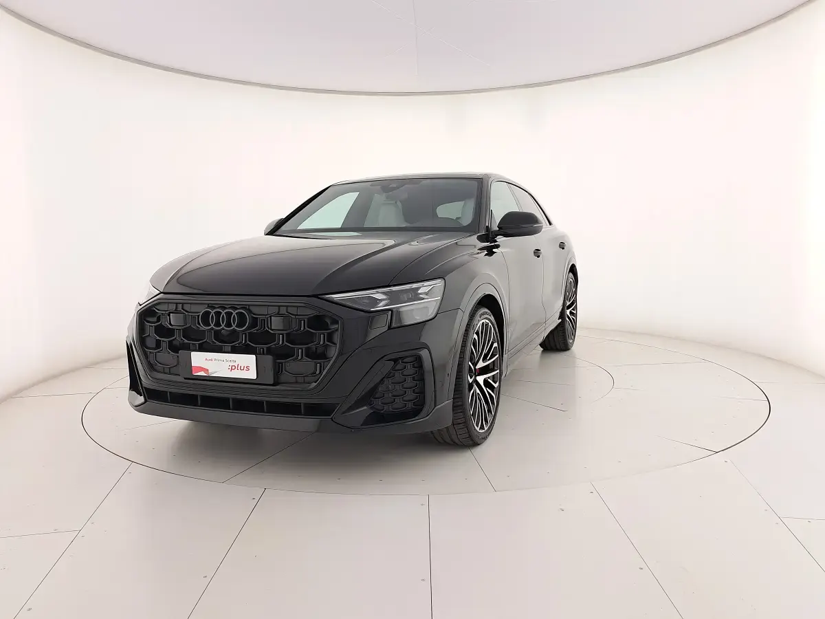 Usata Audi Q8 S-Line 286 CV (210 kW) 2024 Nero mito metallizzato SUV