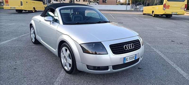 Usata Audi TT Roadster Ambiente 179 CV (131 kW) 2000 Cabrio