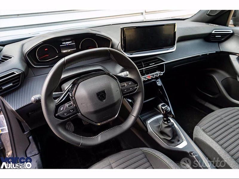 Usata Peugeot 2008 Style 101 CV (74 kW) 2025 Grigio SUV