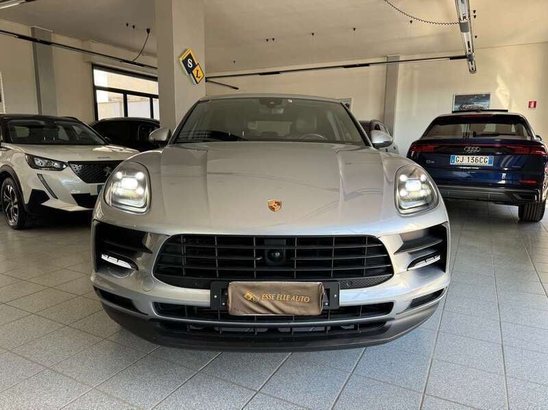 Usata Porsche Macan Basis 247 CV (181 kW) 2020 Grigio SUV