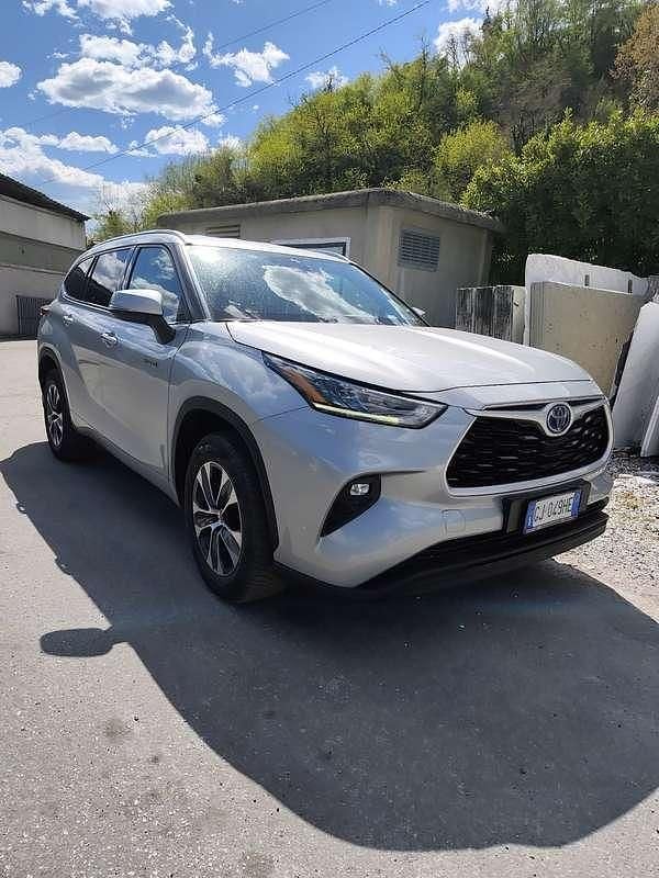 Second-hand Toyota Highlander Trend 190 CP (139 kW) 2022 SUV