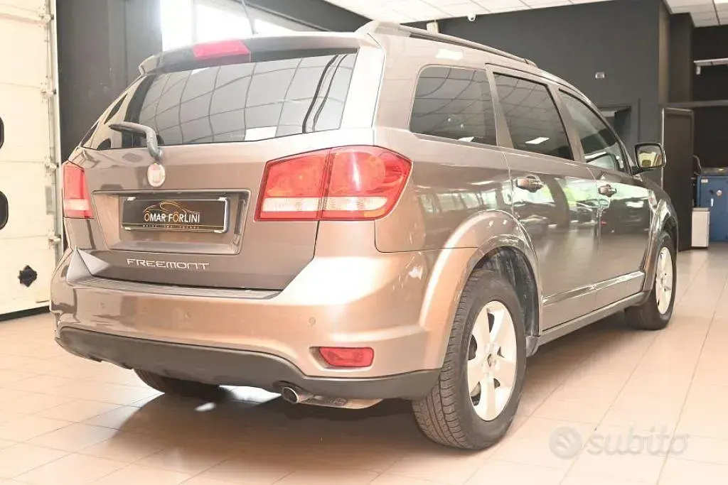 Usata Fiat Freemont Urban 170 CV (125 kW) 2011 Grigio SUV