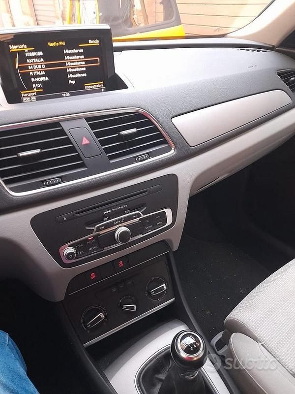 Usata Audi Q3 Comfort 140 CV (102 kW) 2012 Nero SUV