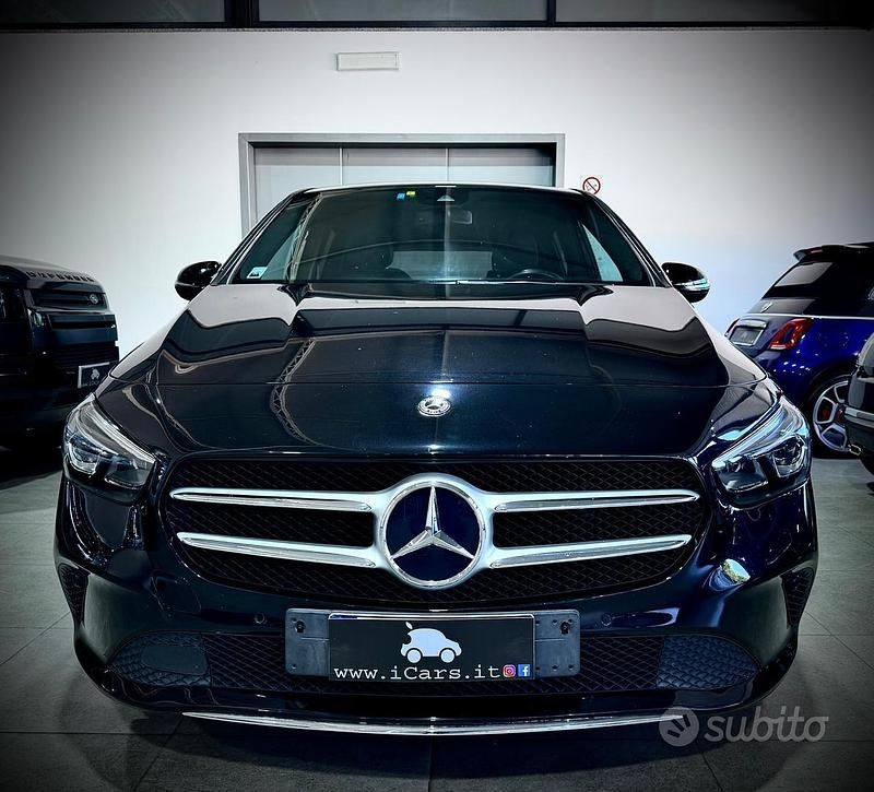 Usata Mercedes B200 150 CV (110 kW) 2019 Nero Monovolume