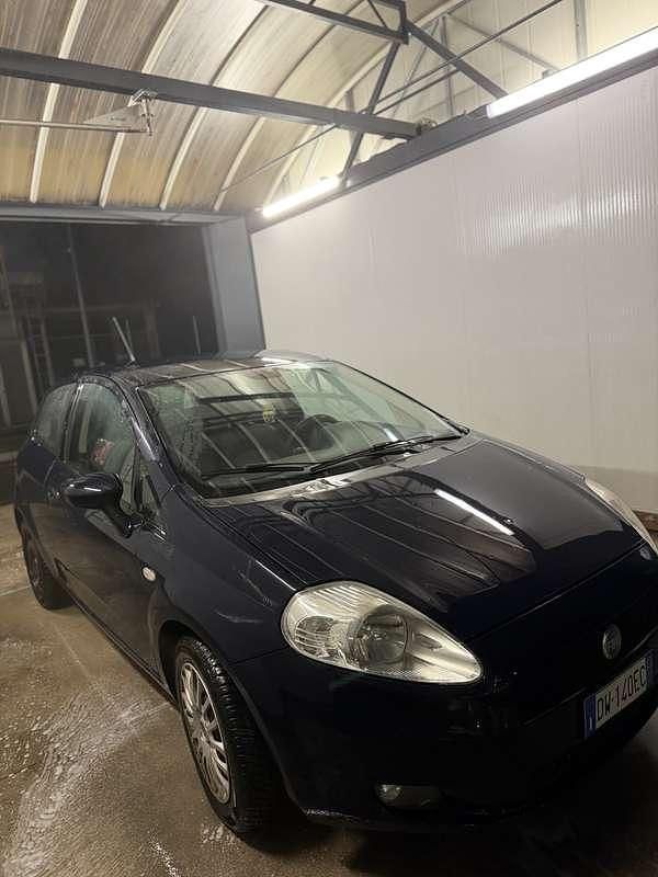 Usata Fiat Punto Active 69 CV (50 kW) 2009 Berlina