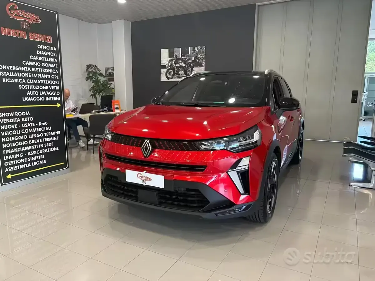 Usata Renault Captur Techno 101 CV (74 kW) 2025 Rosso SUV