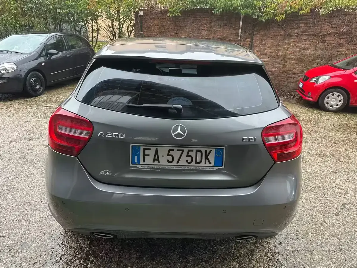 Usata Mercedes A200 136 CV (100 kW) 2014 Grigio Utilitaria