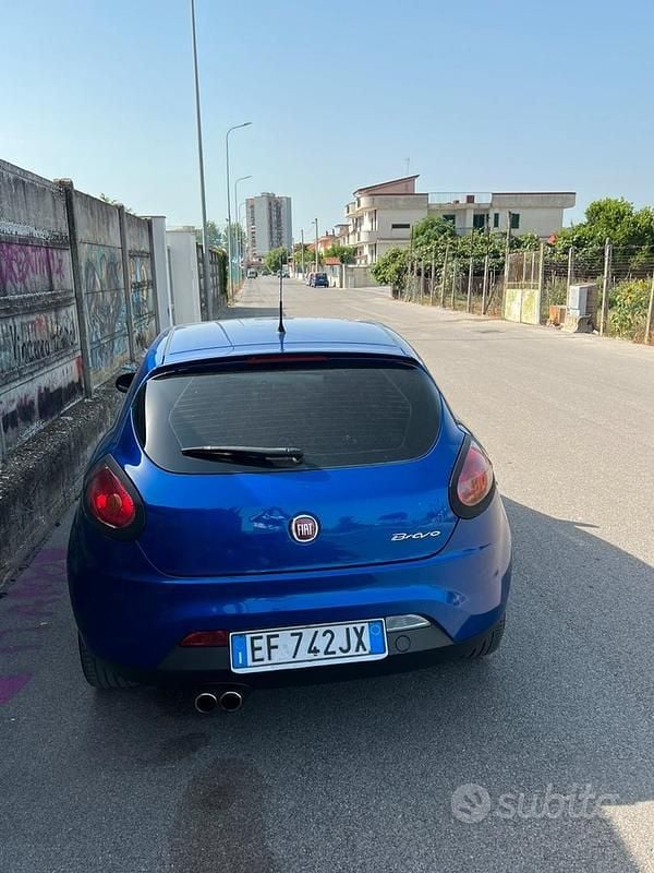 Usata Fiat Bravo 147 CV (108 kW) 2011 Blu Utilitaria