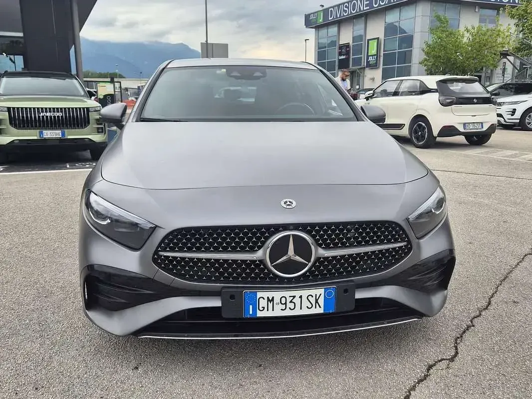 Usata Mercedes A200 AMG Line Premium Plus 150 CV (110 kW) 2023 Argento Berlina