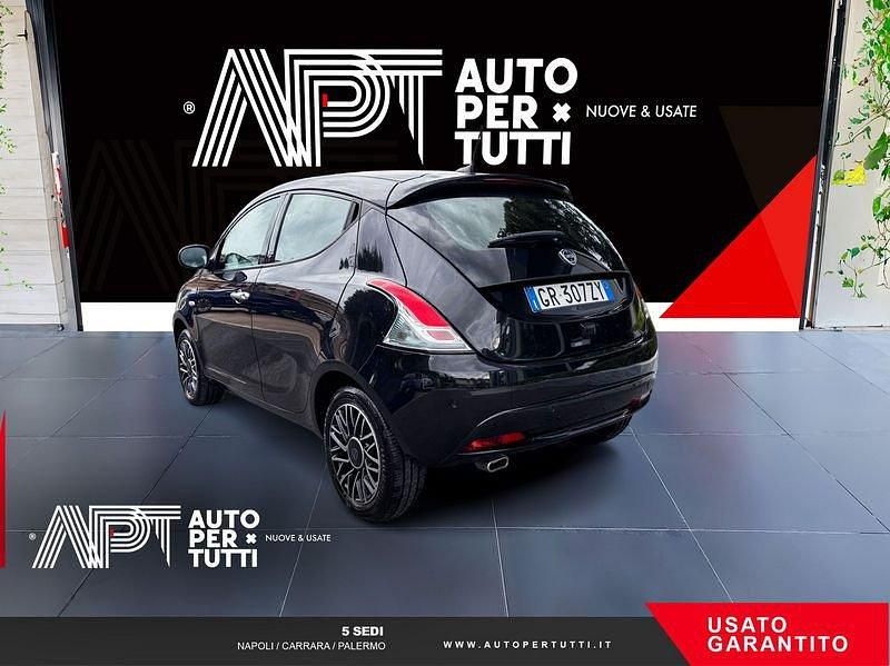 Usata Lancia Ypsilon S 69 CV (50 kW) 2024 Nero Utilitaria