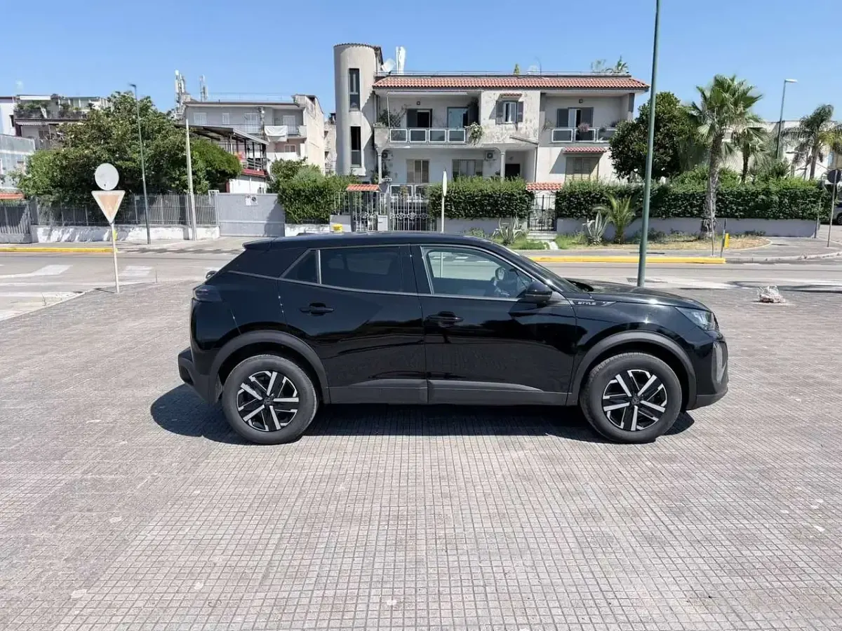 Usata Peugeot 2008 Style 102 CV (75 kW) 2025 Nero SUV