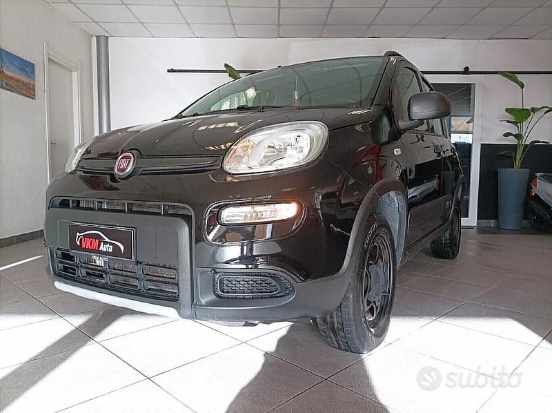 Usata Fiat Panda 4x4 S 85 CV (62 kW) 2019 Nero Utilitaria