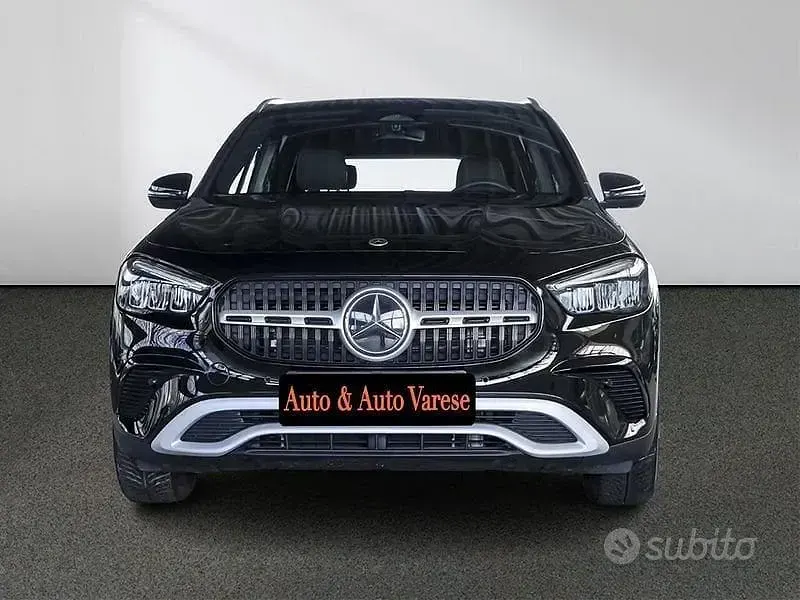 Usata Mercedes GLA200 163 CV (119 kW) 2024 Nero SUV