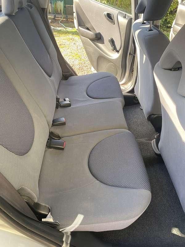 Usata Honda Jazz 77 CV (56 kW) 2003 Argento Utilitaria