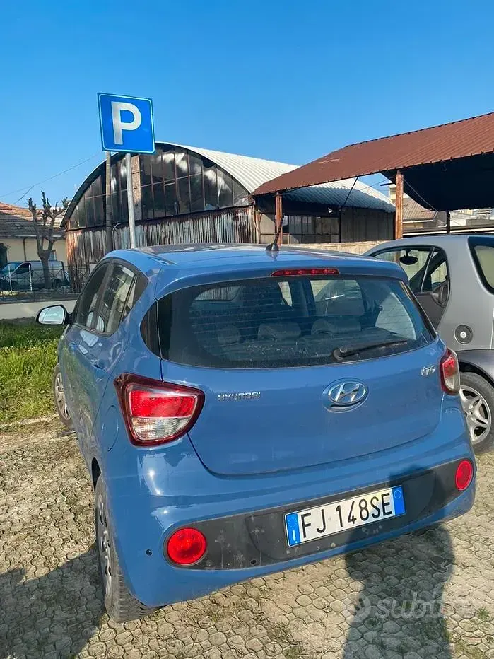 Usata Hyundai i10 66 CV (48 kW) 2017 Blu Utilitaria