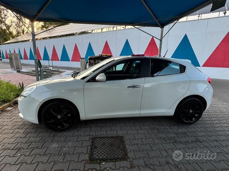 Usata Alfa Romeo Giulietta 109 CV (80 kW) 2011 Bianco Utilitaria