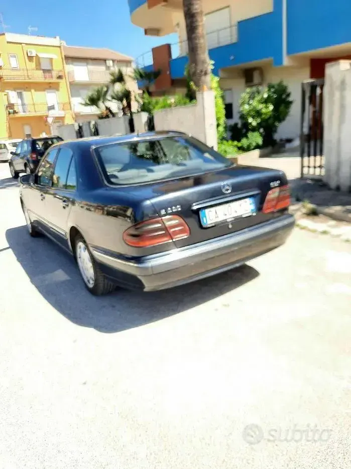 Usata Mercedes E220 2001 Bluazzurro Berlina