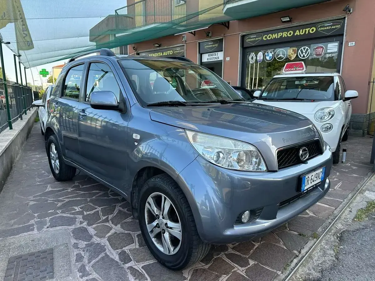 Usata Daihatsu Terios 105 CV (77 kW) 2008 Argento SUV