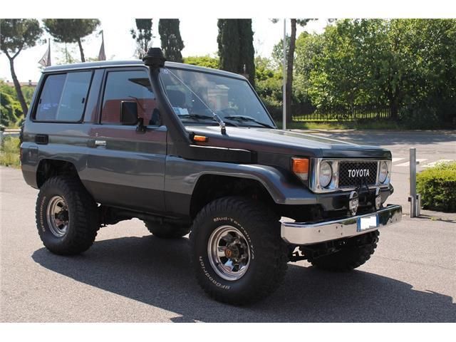 Toyota land cruiser 71